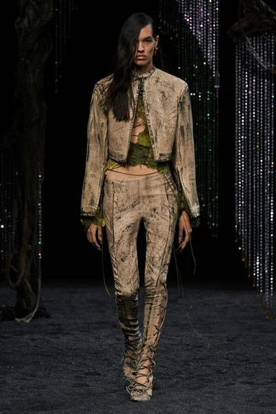 Look 2